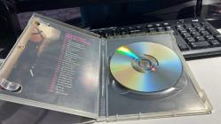 NIKITA - ANNE PARILLAUD JEAN HUGUES ANGLADE TCHEKY KARYO - A FILM BY LUC BESSON - COLUMBIA TRISTAR DVD VİDEO 2003 -  TÜRKÇE DUBLAJ YOK AMA TÜRKÇE ALTYAZI SEÇENEĞİ VARDIR...