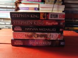 Stephen King 5 KİTAP (ÜÇ'ÜN ÇEKİLİŞİ, KARANLIK ÖYKÜLER, HAYVAN MEZARLIĞI, MEDYUM, OYUN)