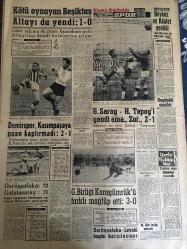 YENİ SABAH GAZETESİ 14 ŞUBAT 1960 YIL :22 SAYI :7527---Başvekil dün  beş yerde muhalefete hücum etti --O.Birgit e tecavüz eden şahıs serbest bırakıldı --İnönü ,yeni seçimler yakın diyor --Tahkikat önergeleri yarın görüşülecek --Gedikten izahat isteniyor ---Soysal ani olarak Kıbrıs a gönderildi --37 Kişilik hırsız talebeler çetesinde kızlarda varmış --Hasbi Beyin Gafı ! :Siyavuşgil --Radyo Programları ---Meçhul denizaltı serbest bırakılıyor---Uç bölgede uranyum yatakları bulundu ---Soğuk Kadınlar Cür et beklerler --Sinema yıldız namzetlerini kesmece usuliyle seçiyor --Kötü oynayan Beşiktaş Altay ı da yendi :1-0--Demirspor ,Kasımpaşa ya puan kaptırmadı :2-1--Galatasaray -H.Tepe i yendi ama  zor ..2-1--Darüşşafaka :72 ,Galatasaray :71--G.Birliği Karagümrük ü farklı mağlup etti :3-0--Beykoz ve Adalet yenildi --