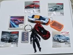 araba görselli mini plastik kaydırmalı sürtmeli puzzle yapboz.Turbo sakız ciklet Araba kağıtları.Hot wheels model araba anahtarlık süs figür set koleksiyon dekor tasarım hediye nostalji