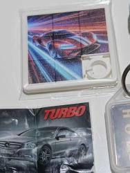 araba görselli mini plastik kaydırmalı sürtmeli puzzle yapboz.Turbo sakız ciklet Araba kağıtları.Hot wheels model araba anahtarlık süs figür set koleksiyon dekor tasarım hediye nostalji