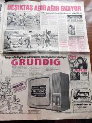 Günaydın Foto Haber 1 Gazetesi - 24 Şubat 1974 - Türk Şarkıcı Ayla Akıncı İsveç Cezaevinde Bir Yıl Hapis Yattı - 12 Yaşındayken Ruhuna Şeytan Giren Kız Çocuğu Regan'ın Hayatını Anlatan Film Olay Yarattı - Konyalı Lokantasının Tarifesi Dedenizin 40 Yıl Önce Yediği Fiyatla - 40 Yıl Önceki Fiyatla Yemek Verilince Konyalı Lokantası Dün Hücuma Uğradı Fotoğraf - İstanbul Beyoğlu Kadıköy Sinema Programı - Jim Maykıl Cehennemden Dönen Kız Foto Roman - Bulmaca - Çin Falı - Seiko Saat - TRT Tv'de Gördüklerimiz - İkinci Kez Gösterilen Uzay Yolu - Beşiktaş Ağır Ağır Gidiyor - Adana Demirspor'u 1 0 Yenen Siyah Beyazlıların Golünü Miliç Attı - Fenerbahçe Kongresi Bugün - Emin Cankurtaran Görev Zamanım Geldi Dedi - Babalık Filmi Başrolde Cüneyt Arkın Aytaç Arman - Fenerbahçe Antrenörü Didi'nin Kızı Rebeka Düğün Hazırlıklarına Başladı - Dükkanda 218 Liraya Dolan File Pazarda 154 Liraya Doluyor
