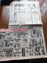 Günaydın Gazetesi - 22 Şubat 1974 - İngiltere Enerji Sıkıntısı Ve Grevlerle Çalkalanıyor Ama - Kraliçe Elizabeth Eşi Kızı Ve Damadı İle Sıcak Ülkelerde Safa Sürüyor - Ucuz Elektrik Üretimi İçin Güneşten Enerji Sağlayan Santrallerin Kurulması Teklif Edildi - Minibüs Servis Otobüsü İle Çarpıştı 16 Kişi Yaralandı - 32 Yaşındaki Fizik Uzmanı İrfan Tan - Adapazarı'nda Fırın İşçilerinin Grevi Sona Erdi - Fırın İşçileri Sendikası Başkanı Şevket Kutaniş - Fatih'in Fedaisi Kara Murat Yazan Rahmi Muratoğlu Çizen Abdullah Turhan - İstanbul İzmir Ankara Radyosu Programı - Küçük İlanlar - SEKA Kağıt Fiyatlarına Yüzde 30 İle 50 Oranında Zam Yaptı - Tavernalar Gazinolar Kulüpler Salonlar Programı - Kalbimdeki Cehennem Foto Roman - Kabadayılar Kralı Dadaş Hasan Yazan Ve Çizen Erol Denli - Yılmaz Güney Çizim - Hepinize Korkulu Günler Alfred Hitchcock Takdim Eder - Komançi Çizgi Roman - Ölüm Ajanı OSS 117 Yazı Dizisi - Yallah Tazyik Çizgi Roman