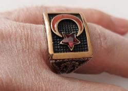 OSMANLI SON DÖNEMİ SARI AKSAMLAR ALTIN KAPLAMA MÜTHİŞ MOTİFLİ ORİJİNAL OSMANLI TUĞRALI AYYILDIZ FİGÜRLÜ MUHTEŞEM GÜMÜŞ YÜZÜK 2TT1Ü1R ÇOK NADİR