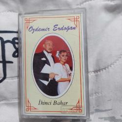 ÖZDEMİR ERDOĞAN SEZEN AKSU İKİNCİ BAHAR KASET