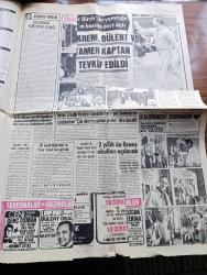 Günaydın Foto Haber 1 Gazetesi - 11 Şubat 1974 - Aktör Salih Güney Yanında Başka Erkeklere Bakan Oya Peri'ye Meydan Dayağı Attı - Annesi Nazar Değmesin Diye Gümrük Bakanı Mahmut Türkmenoğlu'na Mavi Bir Nazar Boncuğu Taktı Fotoğraf - Jim Maykıl Cehennemden Dönen Kız Foto Roman - Beyoğlu Kadıköy Sinema Programı - TRT Tv'de Gördüklerimiz - Polisler Robot Gibi Oldu - Ceni Sıraselviler Taksim - Hale Kıvanç - Fatih'in Fedaisi Kara Murat Yazan Rahmi Muratoğlu Çizen Abdullah Turhan - Kalbimdeki Cehennem Foto Roman - Tarihte Bugün Şeyh Said İsyanı - İş Bankası'nın Dolapdere Şubesine Giren Şahıslar Bir Hesap Makinesi Çaldı -  TRT Genel Müdürlüğü'ne Yazar İsmail Cem Getirildi - Antrenör Birch'in Yumruğu Galatasaray'ın Başına Dert Açtı - Galatasaraylı Futbolcular Mahkemeye Çıkarıldılar - Baskette Beşiktaş Galatasaray'ı 77 74 Mağlup Etti - Petrol Körfezinin İncileri Röportaj Erdoğan Arıpınar Fotoğraflar Gündüz Serdengeçti - Lux Tuvalet Sabunu