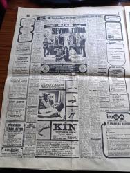 Hürriyet Gazetesi - 28 Nisan 1974 - Sahte Telgraf İle Affa Madde Eklendi - Necmettin Erbakan Faysal'dan Yardım İstedi - Türkiye Ünlülerin Uğrak Yeri Oldu - James Bond Tabanca İle Değil 3 Gülle Geldi - Ünlü Yıldız Sophia Loren Antalya Yerine İstanbul'a Geliyor - Sophia Loren Zeki Müren'i  Çok Sevdi Fotoğraf -  Gazeteciler Cemiyeti Basın Özgürlüğü Bir Bütündür - Koç Ve Eczacıbaşı Başbakan Bülent Ecevit İle Görüştüler - Cüneyt Arkın Başrolde Kin Filmi - Hayko - Sadri Alışık - Fikret Hakan - Türkiye İş Bankası Kültür Yayınları Sunar Aşık Veysel - Muazzez Abacı Bebek Maksimde - Ayten Alpman - Göksel Arsoy - Ateş Böcekleri - Gönül Yazar Çakıl Gazinosunda - Emel Sayın Bebek Belediyesinde - Istırap Başrolde Aytaç Arman Ve Necla Nazır - Antrenör Didi Fenerbahçe Şampiyon Olursa Alacağı 150 Bin Liralık Primi Futbolculara Dağıtacak - Galatasaray S.O.S. veriyor - Fenerbahçe Beşiktaş Dana'nın Kuyruğu Kopacak Mı - Tatlı Oturum Eşfak Aykaç Bahar Erdeniz Ve Nilüfer Koçyiğit