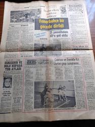 Hürriyet Gazetesi - 14 Ocak 1971 - Cevdet Sunay'a Telgraf Çekildi Çürük Toprağa Oturtulan Boğaz Köprüsü Ayak Temelleri Çatladı - Karadeniz'in Dibini 3 Bin Metre Delen Amerikalılar Petrol Yerine Hava Aldı - Safiye Ayla Yeni Yıla Ayrı Girdiği Timur Aksoy'una Kavuştu Fotoğraf - Deniz Gezmiş Ve Yusuf Aslan İçin Vur Emri Verildi Fotoğraf - Tarkan Yazan Ve Çizen Sezgin Burak - Burç Falı - Çebiş Köylü Ramazan Alp Hademe Olarak Girdiği Üniversiteyi Bitiriyor - Kunduz'lu Kadir Top 17 Santimlik Meşe Ağacını 23 Dakikada Kemirerek İkiye Böldü - Sen Dönmeden Yazan Georgette Heyer Yazı Dizisi - Yaman Koray'ın Romanı Badanalı Yüzler Yazı Dizisi - Taşlık Gece Kulübü - Şato Gazinosu - Hülya Koçyiğit Kıbrıs'ta Da Türkan Şoray'ı Tahtından İndirdi Fotoğraf - İzzet Günay Fotoğraf - Kartal Tibet Fotoğraf - Ediz Hun Fotoğraf - Berkant Hollanda'yı Fethetti - Fenerbahçe Bir Gecede Dirildi - Ligde Gol Kısırlığı 21 Penaltıdan 10'u Gol Oldu - Türkiye Kupasında Eskişehir Ve Bolu Kupada Tur Atladı - Georges Best