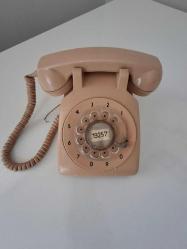 dönem ürünü çalışır vaziyette çevirmeli telefon
