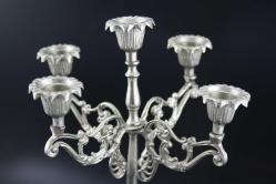 PİRİNÇ BEŞLİ ŞAMDAN 5 KOLLU METAL-SARI  GÜMÜŞ KAPLAMA DETAYLAR RESIMLERDE (DELİKLİ RAF
