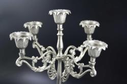 PİRİNÇ BEŞLİ ŞAMDAN 5 KOLLU METAL-SARI  GÜMÜŞ KAPLAMA DETAYLAR RESIMLERDE (DELİKLİ RAF