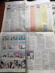 Hürriyet Çarşamba Gazetesi - 27 Mart 1974 - S.S.K Sorular Cevaplar - Mahmutpaşa'da Tezgahta Satılan Ayakkabılar Kapış Kapış Alınıyor - 400 Liralık Ayakkabılar 125 Liraya - Sümerbank Bile Pahalı - Konak Artığı Eşyalar Rağbette Bit Pazarına Akın Var - Kuledibindeki Bitpazarı Sabahtan Akşama Kadar Müşterilerle Dolup Taşıyor Fotoğraf - Serbest Kürsü Yöneten Tahsin Öztin - Hayat Arkadaşı Köşesi - Bizimkiler Çizgi Roman - Fatoş Çizgi Roman - Güngörmüşler Çizgi Roman - Dedektif Nik'in Maceraları Çizgi Roman - Türk Kelebeği Anlatan Mehmet Ali Kayan Yazan Hasan İzzettin Dinamo Yazı Dizisi - Floris Yazan Jacqueline Monsigny Yazı Dizisi - Tarkan Kurt Kanı Yazan Ve Çizen Sezgin Burak - Aşk Foto Roman Başrolde Semra Özdamar Ve Cemil Yağmur Ve Süleyman Turan Kenan Pars ve Muazzez Kurdoğlu - Dünü Yaşayamazsın Yazan Çizen Faruk Geç - Aktör Jean Gabin Sophia Loren İle Çevirdiği Filmden Sonra İnzivaya Çekiliyor Fotoğraf - Sefiller'in Dev Oyuncusu - Kadınların En Gözde Kumaşı Fitilli Kadife Moda Oldu