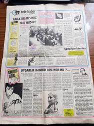 Hürriyet Çarşamba Gazetesi - 3 Nisan 1974 - Satıcılara Ne Kadar Kâr Bırakıyoruz - Ekmek Et Kuru Fasulye Radyo Çatal Zeytinyağı İçme Suyu Ve Ayakkabı Kâr Oranı - Kar Oranları Listesi - Gümrük Vergisi Minik Sinem Göktürk'ü Oyuncaklarından Ayırdı - Serbest Kürsü Yöneten Tahsin Öztin - Bizimkiler Çizgi Roman - Fatoş Çizgi Roman - Güngörmüşler Çizgi Roman - Dedektif Nik'in Maceraları Çizgi - Türk Kelebeği Anlatan Mehmet Ali Kayan Yazan Hasan İzzettin Dinamo Yazı Dizisi - Hayat Arkadaşı Köşesi - Floris Yazan Jacqueline Monsigny Yazı Dizisi - Tarkan Kurt Kanı Yazan Ve Çizen Sezgin Burak - Aşk Foto Roman Başrolde Semra Özdamar Ve Cemil Yağmur Ve Süleyman Turan Kenan Pars ve Muazzez Kurdoğlu - Dünü Yaşayamazsın Yazan Ve Çizen Faruk Geç - Anlatır Mısınız Milli İstihbarat Teşkilatı Nedir - Cahide Sonku Nerede - Kaset Mi Plak Mı - Köy Klinik - İçimizdeki Tehlike Uygarlık Kanseri Besliyor Mu - Grev Aslında Bir Meydanın Adıdır - Çapkın Çapkınlıktan Vazgeçebilir Mi - S.S.K. Sorular Cevaplar