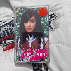 kaset  Hande Yener apayrı