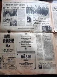 Hürriyet Cumhuriyet'in 50. Yılı Gazetesi - 29 Ekim 1973 - Türk İlim Adamları Türkiye'de Yetişiyor - Türk Basınının Şerefli Bir Tarihi Var - Cumhuriyet Edebiyata Yenilik Getirdi - Reşat Nuri Güntekin - Yaşar Kemal - Aşık Veysel - Orhan Veli Kanık - 50. Yılda Karamürsel - Resim Ve Heykelde İleri Adım Attık - Feyhaman Duran - Modern Türk Tiyatrosu Cumhuriyet'in Eseridir - Muhsin Ertuğrul - Operet Devrini Başlatan Oyun Üç Saat - Şirketlerin Kutlama Mesajları - Çukurova Holding - Efes Pilsen  Cumhuriyet'in 50. Yılını Kutlama İlanı - 50 Yıllık Sinemamızın Foto Hikayesi - Cumhuriyet'in 10. Yıl Filmi - Ayhan Işık - Zeki Müren - 50. Yılda Johnnie Walker - Türk Futbolunda 50 Yılda 50 Galibiyet - Sporda 50 Yıl - Cemal Kamacı Türk Boksunu Dünyaya Tanıttı - Türkiye'de Basketbolun Turgut Atakol Yaydı - 1938 Mussolini Kupasını Kazanan Cevat Gürkan - Akbank Cumhuriyet'in 50. Yılını Kutlar Tam Sayfa İlan - Atatürk'ün Süvarileri