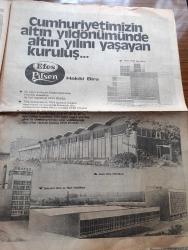 Hürriyet Cumhuriyet'in 50. Yılı Gazetesi - 29 Ekim 1973 - Türk İlim Adamları Türkiye'de Yetişiyor - Türk Basınının Şerefli Bir Tarihi Var - Cumhuriyet Edebiyata Yenilik Getirdi - Reşat Nuri Güntekin - Yaşar Kemal - Aşık Veysel - Orhan Veli Kanık - 50. Yılda Karamürsel - Resim Ve Heykelde İleri Adım Attık - Feyhaman Duran - Modern Türk Tiyatrosu Cumhuriyet'in Eseridir - Muhsin Ertuğrul - Operet Devrini Başlatan Oyun Üç Saat - Şirketlerin Kutlama Mesajları - Çukurova Holding - Efes Pilsen  Cumhuriyet'in 50. Yılını Kutlama İlanı - 50 Yıllık Sinemamızın Foto Hikayesi - Cumhuriyet'in 10. Yıl Filmi - Ayhan Işık - Zeki Müren - 50. Yılda Johnnie Walker - Türk Futbolunda 50 Yılda 50 Galibiyet - Sporda 50 Yıl - Cemal Kamacı Türk Boksunu Dünyaya Tanıttı - Türkiye'de Basketbolun Turgut Atakol Yaydı - 1938 Mussolini Kupasını Kazanan Cevat Gürkan - Akbank Cumhuriyet'in 50. Yılını Kutlar Tam Sayfa İlan - Atatürk'ün Süvarileri