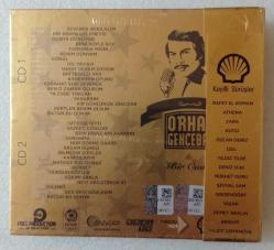 ORHAN GENCEBAY ile bir ömür / 32 Sanatçı 33 Eser * Tarkan * Sezen Aksu * Ajda Pekkan * Mustafa Sandal * Emel Sayın * Duman * Nilüfer * Volkan Konak * Manga * Emre Aydın * Sibel Can * Mustafa Ceceli * Hande Yener *Rafet el Roman * Athena * Zerrin Özer * Yıldız Tilbe * Seksendört * Zara * Deniz Seki * Yaşar * Nükhet Duru * Şevval Sam * İzel * Yıldız Usmanova * Serdar Ortaç ~ [ DİGİBOOK BOX • 2 DİSC ]
