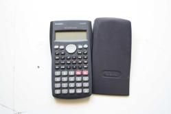 CASİO FX-82MS S-V.P.A.M  Casio FX-82MS  Fonksiyonlu Bilimsel Hesap Makinesi SORUNSUZ 2'EL (YUKARI RAF