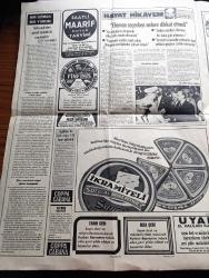 Günaydın Haber 2 Gazetesi - 4 Ocak 1974 - Enerji Bakanı Kemal Demir Benzinde Karne Usulüne Gidilmeyeceğini Açıkladı - Liderler Bayram Mesajı Yayınladı - Bülent Ecevit Ve Necmettin Erbakan Bayram Sonrası İlk İşimiz Affı Çıkarmak - Petrol Sıkıntısı Yüzünden Amerika Hava Şirketleri Boeing 747 Tipi Uçaklarını Seferden Kaldırıyor - Particilik Yüzünden Doğu'ya Yardım Yapılmıyor - İdi Amin İngilizlere Aç Kalmamaları İçin Muz Gönderecek - Hayat Hikayem Yazan Vehbi Koç Yazı Dizisi - Vehbi Koç Eleman Seçerken Nelere Dikkat Etmeli - Bir Uzman Bir Yorum Yazan Profesör Doktor Ünal Tekinalp Köşe Yazısı - Special Beyaz Peynir Kurban Bayramı'nızı Kutlar - Dünya Turu Yazan Reşit Aşçıoğlu - Koç Yatırım Halka Açılıyor - Hastam İnönü Anlatan Profesör Doktor Zafer Paykoç Yazı Dizisi - Şili Sosyalist Partisi Lideri Carlos Altamirano Kübaya Kaçtı - Watergate'in Elebaşısı Howard Hunt Tahliye Edildi - Dünyaya Yön Veren Güç Yazı Dizisi - Fidel Castro Küba Ordusunu En Modern Silahları İle Teçhiz Etmiş