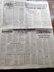 Günaydın Haber 2 Gazetesi - 4 Ocak 1974 - Enerji Bakanı Kemal Demir Benzinde Karne Usulüne Gidilmeyeceğini Açıkladı - Liderler Bayram Mesajı Yayınladı - Bülent Ecevit Ve Necmettin Erbakan Bayram Sonrası İlk İşimiz Affı Çıkarmak - Petrol Sıkıntısı Yüzünden Amerika Hava Şirketleri Boeing 747 Tipi Uçaklarını Seferden Kaldırıyor - Particilik Yüzünden Doğu'ya Yardım Yapılmıyor - İdi Amin İngilizlere Aç Kalmamaları İçin Muz Gönderecek - Hayat Hikayem Yazan Vehbi Koç Yazı Dizisi - Vehbi Koç Eleman Seçerken Nelere Dikkat Etmeli - Bir Uzman Bir Yorum Yazan Profesör Doktor Ünal Tekinalp Köşe Yazısı - Special Beyaz Peynir Kurban Bayramı'nızı Kutlar - Dünya Turu Yazan Reşit Aşçıoğlu - Koç Yatırım Halka Açılıyor - Hastam İnönü Anlatan Profesör Doktor Zafer Paykoç Yazı Dizisi - Şili Sosyalist Partisi Lideri Carlos Altamirano Kübaya Kaçtı - Watergate'in Elebaşısı Howard Hunt Tahliye Edildi - Dünyaya Yön Veren Güç Yazı Dizisi - Fidel Castro Küba Ordusunu En Modern Silahları İle Teçhiz Etmiş