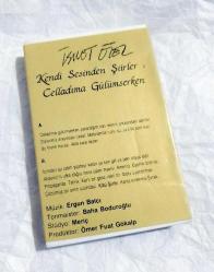 KASET - İSMET ÖZEL - Kendi Sesinden Şiirler 1 Celladıma Gülümserken - İlk Baskı Asır Ajans