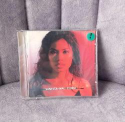 WANESSA- MAE STORN CD ALBÜM . CD'DE ÇOK HAFİF BİR ÇİZİK VAR. ONUN DIŞINDA KONDİSYON YÜKSEK KOLEKSİYONLUK NADİR