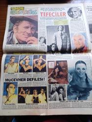 Günaydın Gazetesi - 6 Aralık 1977 - Bülent Ecevit Milliyetçi Cepheyi Vatandaşlarla Anlatıyor - Bülent Ecevit Bu Hükümetten Ben de Sizde Çok Şikayetçiyiz Dedi - Bülent Ecevit'e Atılan Taş Ali Topuz'a Rastladı - İstanbul Belediyesi Boğaz Köprüsü'nün Elde Ettiği Gelirden Hisse İstiyor - Aytekin Kotil - Bülent Ersoy Bir Süre Sahneye Çıkamayacak - Urfa'da Olay Çıkaran 80 Ülkücü Mahkemeye Sevk Edildi - Eski Jet Bakan Vedat Ali Özkan Dün Devrek'te Toprağa Verildi - Hafiyesi Mahmut Karikatür - Erbakan'ın Hac Ve Irak Seferi Röportaj Ertuğrul Akbay Yazı Dizisi - Kuzeyin Refah Ülkesi Danimarka'da Türkler Röportaj Gündüz Serdengeçti - Güzin Abla Köşesi - Tefeciler Dizisi - Tefeciler'in Alex'ini Ünlü Aktör Kirk Douglas Canlandırıyor Fotoğraf - İngilizlerin Bol Soyunan Yıldızı Joan Collins Avril'i Oynuyor Fotoğraf - Adana Çakıl Gazinosu Sunar Kenan Temiz - Urfa Turist Pavyon Sevim Candaner - TV Yıldızlarını Seçiyoruz - Samsun'da İtalyan Katolik Kilisesinin Yıktırılması Durduruldu - Erol Evgin Foto