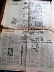 Halk'a Ve Olaylara Tercüman Gazetesi - 25 Aralık 1965 - Kağıthane Cam Fabrikasında Facia İnfilak 12 Ölü 7 de Yaralı Var - 2400 Din Adamı'nın İntibakı Sağlanacak - Yunanlılar 12 Adalara Askerî Yığınak Yapıyor - Hakim Halimem Türküsünü Adliyede Çaldı - Hâkim Bilirkişi Gönül Yazar Plağı Mahkemede Birkaç Defa Dinlediler - Yol Dergisi Yazan Ahmet Kabaklı - Bulutlar Dağılınca Yazan Muazzez Tahsin Berkant Yazı Dizisi - Suriye'nin Yeni Başbakanı Salah Bitar - Katerina'nın Gözyaşları Yazan Murat Sertoğlu Yazı Dizisi - Kazıklı Voyvoda Yazan Yakup Özdemir - Sır Veren Ölür Yazan Hayri Muhittin Dalkılıç Yazı Dizisi - Silah Kanunu Çizen Bishop - Sihirbaz Mandrake Çizen Falk Davise- Ayların Sultanı Ramazan Derleyen Murat Sertoğlu - Gülriz Sururi Ve Engin Cezzar Yaşar Kemal'in Tenekesi için Kapalı Gişe Oynuyorlar - Madame Butterfly İstanbul Operasında - Beşiktaş İzmirspor Maçı - Fenerbahçe PTT Maçını Romen Hakem İdare Edecek - Brezilya'nın Siyah İncisi Pele Evleniyor - At Yarışları Tahminleri - Beykoz