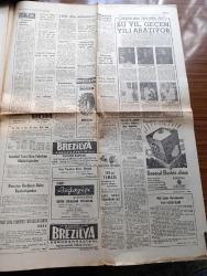 Halk'a Ve Olaylara Tercüman Gazetesi - 25 Aralık 1965 - Kağıthane Cam Fabrikasında Facia İnfilak 12 Ölü 7 de Yaralı Var - 2400 Din Adamı'nın İntibakı Sağlanacak - Yunanlılar 12 Adalara Askerî Yığınak Yapıyor - Hakim Halimem Türküsünü Adliyede Çaldı - Hâkim Bilirkişi Gönül Yazar Plağı Mahkemede Birkaç Defa Dinlediler - Yol Dergisi Yazan Ahmet Kabaklı - Bulutlar Dağılınca Yazan Muazzez Tahsin Berkant Yazı Dizisi - Suriye'nin Yeni Başbakanı Salah Bitar - Katerina'nın Gözyaşları Yazan Murat Sertoğlu Yazı Dizisi - Kazıklı Voyvoda Yazan Yakup Özdemir - Sır Veren Ölür Yazan Hayri Muhittin Dalkılıç Yazı Dizisi - Silah Kanunu Çizen Bishop - Sihirbaz Mandrake Çizen Falk Davise- Ayların Sultanı Ramazan Derleyen Murat Sertoğlu - Gülriz Sururi Ve Engin Cezzar Yaşar Kemal'in Tenekesi için Kapalı Gişe Oynuyorlar - Madame Butterfly İstanbul Operasında - Beşiktaş İzmirspor Maçı - Fenerbahçe PTT Maçını Romen Hakem İdare Edecek - Brezilya'nın Siyah İncisi Pele Evleniyor - At Yarışları Tahminleri - Beykoz