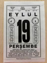 19 EYLÜL 2002 - TAKVİM YAPRAĞI - DOĞUM GÜNÜ HEDİYESİ - BÜYÜK SAATLİ MAARİF TAKVİMİ - ATATÜRK - İLHAMİ BEKİR TEZ- MUSTAFA KEMAL PAŞA'YA MAREŞALLIK RÜTBESİ VERİLDİ - İSTANBUL RASATHANESİ ŞEYHÜLİSLAM'IN KIŞKIRTMASIYLA 1580 DE YIKTIRILDI - ANLAYIŞ ADLI YAZI