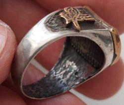 OSMANLI DÖNEMİ KEHRİBAR TAŞ ÜSTÜ VE GÜMÜŞ ÜSTÜ TUĞRALI SARI AKSAMLAR ALTIN KAPLAMA MUHTEŞEM GÜMÜŞ YÜZÜK 2OOO1A1A ÇOK NADİR