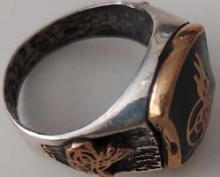 OSMANLI DÖNEMİ KEHRİBAR TAŞ ÜSTÜ VE GÜMÜŞ ÜSTÜ TUĞRALI SARI AKSAMLAR ALTIN KAPLAMA MUHTEŞEM GÜMÜŞ YÜZÜK 2OOO1A1A ÇOK NADİR