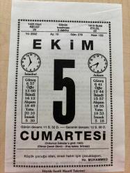 5 EKİM 2002 - TAKVİM YAPRAĞI - DOĞUM GÜNÜ HEDİYESİ - BÜYÜK SAATLİ MAARİF TAKVİMİ - HZ.MUHAMMED - GAZİ MUSTAFA KEMAL ATATÜRK - MEHMET EMİN YURDAKUL - DR. OSMAN NEBİOĞLU - İLK CUMHURİYET ALTINI BASILDI - KAYSERİ'DE İLK UÇAK FABRİKASI DEVREYE GİRDİ
