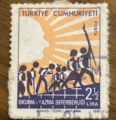 Türk Pulu - Turkish Stamp -  Postadan Geçmiş Pul Filateli - DAMGALI - Atatürk,Güneş,OKUMA-YAZMA SEFERBERLİĞİ TEMALI PUL , 2 1/2 LİRA - Türkiye Cumhuriyeti - NOSTALJİK DOĞUM GÜNÜ HEDİYESİ