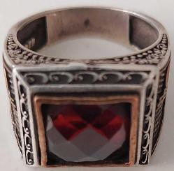 OSMANLI SON DÖNEM KIRMIZI KRİSTAL TAŞLI OSMANLI TUĞRALI MOTİFLİ ORİJİNAL SARI AKSAMLAR ALTIN KAPLAMA MUHTEŞEM GÜMÜŞ YÜZÜK 1LLL2RR ÇOK NADİR