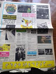 Halk'a Ve Olaylara Tercüman Gazetesi - 11 Şubat 1978 - Acı Fakat Gerçek Dış Borç Ödeyemiyoruz - 650 Milyon Dolar Kredinin Vadesi Geldi Geçti Ödeme Yapamadık - Bülent Ecevit Vergi Adaletini Sağlayıcı Yasa Tasarısı Hazırlanıyor - Kontrgerilla Konusu Senato'yu Da Karıştırdı - 27 Ülkücü Kuruluş Hükümet Anarşi Ve Terörü Teşvik Ediyor Dedi - Kuyruklu Yıldız'ın Amacı Nedir Acaba Yazan Rauf Tamer Köşe Yazısı - DİSK Genel Başkanı Abdullah Baştürk Türk İş DİSK'in İlkelerini Benimserse İki Kuruluş Birleşebilir - Koca Mustafa Yazan Ve Çizen Aydın Ali Ustaoğlu - Türkiye'deki Afrika Yazı Erkan Yiğit Fotoğraflar Tancan Baltalı Yazı Dizisi - Hafız Esat Suriyeli Seçmenlerin Yüzde 99,6'sının Oyları İle Tekrar Başkan Seçildi - Malkoçoğlu Yazan Ve Çizen Ayhan Başoğlu - Asrımızın Koca Yusufları Yazan Ali Gümüş Yazı Dizisi - Akıncılar Beyi Doğan Yazan Ve Çizen Refet Kartal - Fenerbahçeli Cemil Turan Başkan Adayı Oldu - Arjantin 78 Dünya Kupası Finalistleri Yazan Kemal Belgin Murat Öktem