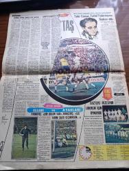 Halk'a Ve Olaylara Tercüman Gazetesi - 12 Şubat 1978 - Adalet Partisi 18 Yaşında - Süleyman Demirel Büyük Büyük Türkiye'yi Adalet Partisi Yapacak Dedi - Bülent Ecevit Yabancı Sermaye ve Teknolojiye Çağrıda Bulundu - Türkiye Komünist Partisi Ankara'nın Piyangotepe Semtinde Halk Meclisi Kurdu - Mithat Perin Anadolu Ajansının Ödeneğinin Kesilmesi Anayasa'ya Aykırı - Alparslan Türkeş Eğitim Enstitüleri Anarşi Yuvası Haline Getirilmek İsteniyor - Türkiye'liler Yazan Ahmet Kabaklı Köşe Yazısı - Güneri Civaoğlu Köşe Yazısı - Ereğli Demir Çelik'te Grev Başladı - Ateşten Gömlek Yazan Tarık Buğra Köşe Yazısı - Türkiye'deki Afrika Yazan Erkan Yiğit Fotoğraflar Tancan Baltalı Yazı Dizisi - Akıncılar Beyi Doğan Yazan Ve Çizen Refet Kartal - Asrımızın Koca Yusufları Yazan Ali Gümüş Yazı Dizisi - Malkoçoğlu Yazan Ve Çizen Ayhan Başoğlu - Sahir Gürkan Futbol Federasyonu Başkanı Oldu