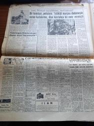Hürriyet Gazetesi - 2 Haziran 1960 - Sabık Demokrat Parti Mebuslarının Hepsi Muhafaza Altına Alınıyor - Devlet Ve Hükümet Başkanı Cemal Gürsel Dün Gençlere Hitap Etti - İstanbul Valisi Ethem Yetkiner 2 Ayda Bankalardan 300 Bin Lira Çekmiş Mükerrem Sarol'un Da 2 Otomobili Ele Geçti - İntihar Eden Tokyo Elçisi Süreyya Anderiman İle Alakalı Tahkikat Açıldı - Sabık Uşak Valisi İlhan Engin - Topkapı Hadiseleri İle Alakalı Dava Düştü - Celal Bayar'ın Elçi Oğlu Turgut Bayar Ne Olacak - Konya Köylerine Uçakla Gazete Atılacak - Askeri Ortaokul Bandosu Kadıköy'lüleri Coşturdu - İsmet İnönü Ordunun İnkılap Hareketini Övüyor - İsimsiz Kadın Aşk Ve His Romanı Yazan Theresa Drake Yazı Dizisi - Dedektif Nik'in Maceraları Çizgi Roman - İstanbul Sinema Programı - Kalp Aldanmaz Aşk Ve Macera Romanı Çizen Faruk Geç - Allah Çocukları Unuttu Yazan Oya Baydar - İzmir Hürriyet Mücadelesine Nasıl Katılmıştı - Hürrem Sultan Yazan Feridun Fazıl Tülbentçi Yazı Dizisi - Topkapı Hadiselerinden Fotoğraflar