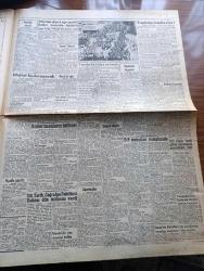 Hürriyet Gazetesi - 2 Haziran 1960 - Sabık Demokrat Parti Mebuslarının Hepsi Muhafaza Altına Alınıyor - Devlet Ve Hükümet Başkanı Cemal Gürsel Dün Gençlere Hitap Etti - İstanbul Valisi Ethem Yetkiner 2 Ayda Bankalardan 300 Bin Lira Çekmiş Mükerrem Sarol'un Da 2 Otomobili Ele Geçti - İntihar Eden Tokyo Elçisi Süreyya Anderiman İle Alakalı Tahkikat Açıldı - Sabık Uşak Valisi İlhan Engin - Topkapı Hadiseleri İle Alakalı Dava Düştü - Celal Bayar'ın Elçi Oğlu Turgut Bayar Ne Olacak - Konya Köylerine Uçakla Gazete Atılacak - Askeri Ortaokul Bandosu Kadıköy'lüleri Coşturdu - İsmet İnönü Ordunun İnkılap Hareketini Övüyor - İsimsiz Kadın Aşk Ve His Romanı Yazan Theresa Drake Yazı Dizisi - Dedektif Nik'in Maceraları Çizgi Roman - İstanbul Sinema Programı - Kalp Aldanmaz Aşk Ve Macera Romanı Çizen Faruk Geç - Allah Çocukları Unuttu Yazan Oya Baydar - İzmir Hürriyet Mücadelesine Nasıl Katılmıştı - Hürrem Sultan Yazan Feridun Fazıl Tülbentçi Yazı Dizisi - Topkapı Hadiselerinden Fotoğraflar
