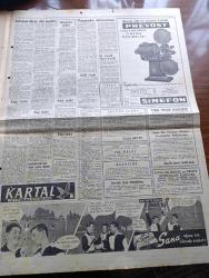 Hürriyet Gazetesi - 12 Nisan 1961 - Gestapo Şefi Adolf Eichmann Onbeş Yıl Sonra Adalet Huzurunda - Sanık Eichmann Kurşun Geçmez Bir Hücrede Hareketsiz Ve Heyecansızdı Fotoğraf - Almanya Türkiye'ye Yardımda Bulunacak - Turan Emeksiz'i Zeki Şahin Öldürmüş - Devrim Aleyhinde Faaliyet Gösterenlerin Davası - Gün Battıktan Sonra Aşk Romanı Yazan Elizabeth Seiffert Yazı Dizisi - Dedektif Nik'in Maceraları Çizgi Roman - Şehir Hatlarında Turnike Uygulamasına Cumartesi Günü Kadıköy'de Başlanacak - Zeki Müren Kızılay'la Elele - Sultan Cem Ve Resimleri - Ziraat Bankası - Mavi Ufuklar Aşk Ve Macera Romanı Çizen Faruk Geç - Mühim Bir Açılış Töreni Rıdvan Umay Mağazaları - Türk Doktoru Mustafa Kemal Yön'ün Amerika'daki Başarısı - Amerikan Pilotları Hararet Duvarını İkinci Defa Aştı - Sana Döneceğim Aşk Romanı Yazan Mükerrem Engin Yazı Dizisi - Kartal Resimli Gazete - Fenerbahçe Levisky İle Bugün Sofyada Oynuyor - Hazırlık Maçında B Milliler Taksim'i Yenemediler - Silahlı Kuvvetler Basketbol