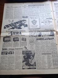 Hürriyet Gazetesi - 6 Eylül 1961 - Liderler Zirvede Buluştular - Cemal Gürsel Yuvarlak Masada Hislerimizi Ve İhtiraslarımızı Kontrol Etmesini Bilmeliyiz Dedi - Cumhuriyetçi Köylü Millet Partisi'nden Ahmet Oğuz - Adalet Partisi Lideri Ragıp Gümüşpala - Yeni Türkiye Partisi Lideri Ekrem Alican - Memleketçi Serbest Parti Lideri Enver Adakan - CHP Lideri İsmet İnönü - Beş Lider Yuvarlak Masada Konuştu - Zirve'ye Atatürk Ruhu Hakimdi - Parti Başkanları Millet Huzurunda Söz Verdiler - Çankaya'da İmzalanan Müşterek Beyanname Bir Taahhüt Vesikası - Ahmet Tahtakılıç'a 147'lerin Cevabı - Dedektif Nik'in Maceraları Çizgi Roman - Kennedy İle Kruşçef'i Buluşturma Gayreti - Sevilen Unutmaz Aşk Ve Macera Romanı Çizen Faruk Geç - Anita Ekberg Günün En Sevilen Yıldızı Oldu - Metin Oktay Hakkında İtalyanca Yazı - Türk Futbol Alemi Metin Oktay'ın Hasreti İle Yanıyor - Beşiktaş Ankara'ya Gidiyor - Fenerbahçe'liler Dünkü Antremanda - Fatoş Çizgi Roman - Gökler Hakimi Gordon Çizgi Roman - Güngörmüşler