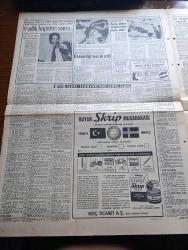 Hürriyet Gazetesi - 6 Eylül 1961 - Liderler Zirvede Buluştular - Cemal Gürsel Yuvarlak Masada Hislerimizi Ve İhtiraslarımızı Kontrol Etmesini Bilmeliyiz Dedi - Cumhuriyetçi Köylü Millet Partisi'nden Ahmet Oğuz - Adalet Partisi Lideri Ragıp Gümüşpala - Yeni Türkiye Partisi Lideri Ekrem Alican - Memleketçi Serbest Parti Lideri Enver Adakan - CHP Lideri İsmet İnönü - Beş Lider Yuvarlak Masada Konuştu - Zirve'ye Atatürk Ruhu Hakimdi - Parti Başkanları Millet Huzurunda Söz Verdiler - Çankaya'da İmzalanan Müşterek Beyanname Bir Taahhüt Vesikası - Ahmet Tahtakılıç'a 147'lerin Cevabı - Dedektif Nik'in Maceraları Çizgi Roman - Kennedy İle Kruşçef'i Buluşturma Gayreti - Sevilen Unutmaz Aşk Ve Macera Romanı Çizen Faruk Geç - Anita Ekberg Günün En Sevilen Yıldızı Oldu - Metin Oktay Hakkında İtalyanca Yazı - Türk Futbol Alemi Metin Oktay'ın Hasreti İle Yanıyor - Beşiktaş Ankara'ya Gidiyor - Fenerbahçe'liler Dünkü Antremanda - Fatoş Çizgi Roman - Gökler Hakimi Gordon Çizgi Roman - Güngörmüşler