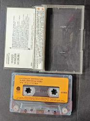 HURŞİD YENİGÜN VE GRUBU * UNUTULMAYAN ARANJMANLAR * KASET (AÇIKLAMAYA BKZ.)