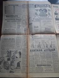 Hürriyet Gazetesi - 17 Ocak 1967 - Temyiz Başkanı İmran Öktem Eski Emniyet Müdürü Ahmet Demir Şahsen Menfaat Sağlamak İstemiştir Dedi - Makarios Çek Silahlarını Dağıtırsa Kıbrıs'a Birkaç Saat İçinde Silah Ve Asker Çıkartacağız - İstanbul'da Karakış - Bir Hakim Atatürk İlkelerine Aykırı Davranan Sakat Büyücü Avram Mizrahi'yi  Yıl Hapse Mahkum Etti - Casuslar Filmi Başrolde Gregory Peck Ve Sophia Loren Konak Sinemasında - Yeşil Çiçek Aşk Ve Macera Romanı Çizen Faruk Geç - Bizimkiler Yazan Kemal Bisalman Çizen Sezgin Burak - Resimli James Bond Mecmuası Çıkıyor - Büyük Şantör Tanju Okan Yeni Guneypark Gazinosunda - Göztepe Antrenörü Adnan Süvari'ye Göre Göztepe Şampiyonluk Yolunda ilerliyor - Haftanın Takımı Göztepe - Metin Oktay - Ogün Altıparmak - Fenerbahçe Toto Kupası Finaline Katılmıyor - Şike İçin Tedbir Alınıyor - Süleyman Demirel Boğaz Köprüsü İkinci 5 Yıllık Plana Alınacak Dedi - Foli Berjer Monokini Club - Fatma Girik Sürtüğün Kızı Filminde Fotoğraf - İtalyan Artist Gabriella