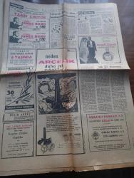 Hürriyet Gazetesi - 17 Ocak 1967 - Temyiz Başkanı İmran Öktem Eski Emniyet Müdürü Ahmet Demir Şahsen Menfaat Sağlamak İstemiştir Dedi - Makarios Çek Silahlarını Dağıtırsa Kıbrıs'a Birkaç Saat İçinde Silah Ve Asker Çıkartacağız - İstanbul'da Karakış - Bir Hakim Atatürk İlkelerine Aykırı Davranan Sakat Büyücü Avram Mizrahi'yi  Yıl Hapse Mahkum Etti - Casuslar Filmi Başrolde Gregory Peck Ve Sophia Loren Konak Sinemasında - Yeşil Çiçek Aşk Ve Macera Romanı Çizen Faruk Geç - Bizimkiler Yazan Kemal Bisalman Çizen Sezgin Burak - Resimli James Bond Mecmuası Çıkıyor - Büyük Şantör Tanju Okan Yeni Guneypark Gazinosunda - Göztepe Antrenörü Adnan Süvari'ye Göre Göztepe Şampiyonluk Yolunda ilerliyor - Haftanın Takımı Göztepe - Metin Oktay - Ogün Altıparmak - Fenerbahçe Toto Kupası Finaline Katılmıyor - Şike İçin Tedbir Alınıyor - Süleyman Demirel Boğaz Köprüsü İkinci 5 Yıllık Plana Alınacak Dedi - Foli Berjer Monokini Club - Fatma Girik Sürtüğün Kızı Filminde Fotoğraf - İtalyan Artist Gabriella