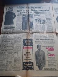 Hürriyet Gazetesi - 17 Ocak 1967 - Temyiz Başkanı İmran Öktem Eski Emniyet Müdürü Ahmet Demir Şahsen Menfaat Sağlamak İstemiştir Dedi - Makarios Çek Silahlarını Dağıtırsa Kıbrıs'a Birkaç Saat İçinde Silah Ve Asker Çıkartacağız - İstanbul'da Karakış - Bir Hakim Atatürk İlkelerine Aykırı Davranan Sakat Büyücü Avram Mizrahi'yi  Yıl Hapse Mahkum Etti - Casuslar Filmi Başrolde Gregory Peck Ve Sophia Loren Konak Sinemasında - Yeşil Çiçek Aşk Ve Macera Romanı Çizen Faruk Geç - Bizimkiler Yazan Kemal Bisalman Çizen Sezgin Burak - Resimli James Bond Mecmuası Çıkıyor - Büyük Şantör Tanju Okan Yeni Guneypark Gazinosunda - Göztepe Antrenörü Adnan Süvari'ye Göre Göztepe Şampiyonluk Yolunda ilerliyor - Haftanın Takımı Göztepe - Metin Oktay - Ogün Altıparmak - Fenerbahçe Toto Kupası Finaline Katılmıyor - Şike İçin Tedbir Alınıyor - Süleyman Demirel Boğaz Köprüsü İkinci 5 Yıllık Plana Alınacak Dedi - Foli Berjer Monokini Club - Fatma Girik Sürtüğün Kızı Filminde Fotoğraf - İtalyan Artist Gabriella