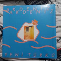Yeni Türkü lp plak ambalajında akdeniz akdeniz