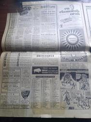 Hürriyet Gazetesi - 17 Temmuz 1969 - Ay'ın Fethine 3 Gün Var - Tarihi Hareket Saati 15.32 - Satürn 5 Gürledi Apollo 11 Yolda - Astronotlar Kendilerini Atış Rampasına Götüren Araçta Fotoğraf - Aldrin Ve Collins Füzeye Giden Koridordan Geçerken Fotoğraf - Satürn 5 Alevler Saçarak Ay Yolculuğuna Çıkıyor - Muammer Kaylan Cape Kennedy'den Bildiriyor - Süleyman Demirel Çağımız Gökte Asılı Duran Ay'ı Keşfetme Çağıdır - Futbol Maçı Yüzünden Salvador Komşusu Honduras'ı İşgal Etti - İstanbul Ankara İzmir Radyosu Programı - Tarkan Korkunç Takip Yazan Ve Çizen Sezgin Burak - Fay Anadol Tahlilleri Arabalarını Alıyor - Türkiye İş Bankası - Celal Bayar Anlatıyor Başvekilim Adnan Menderes Yazı Dizisi - Müzeyyen Senar Ellibirinci Yaş Gününü Sahnede Kutladı Fotoğraf - Fenerbahçe'nin Gözü Hala Ender Konca'da - Artist Pele - Galatasaraylılar Ailece Pazar Günü Avrupa Seyahatine Çıkıyor - Beşiktaş Yeni Sezona Pazar Günü Giriyor - Ve Ay'da İlk Yemek Fotoğraf - Dedektif Nik'in Maceraları Çizgi Roman