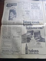Hürriyet Gazetesi - 17 Temmuz 1969 - Ay'ın Fethine 3 Gün Var - Tarihi Hareket Saati 15.32 - Satürn 5 Gürledi Apollo 11 Yolda - Astronotlar Kendilerini Atış Rampasına Götüren Araçta Fotoğraf - Aldrin Ve Collins Füzeye Giden Koridordan Geçerken Fotoğraf - Satürn 5 Alevler Saçarak Ay Yolculuğuna Çıkıyor - Muammer Kaylan Cape Kennedy'den Bildiriyor - Süleyman Demirel Çağımız Gökte Asılı Duran Ay'ı Keşfetme Çağıdır - Futbol Maçı Yüzünden Salvador Komşusu Honduras'ı İşgal Etti - İstanbul Ankara İzmir Radyosu Programı - Tarkan Korkunç Takip Yazan Ve Çizen Sezgin Burak - Fay Anadol Tahlilleri Arabalarını Alıyor - Türkiye İş Bankası - Celal Bayar Anlatıyor Başvekilim Adnan Menderes Yazı Dizisi - Müzeyyen Senar Ellibirinci Yaş Gününü Sahnede Kutladı Fotoğraf - Fenerbahçe'nin Gözü Hala Ender Konca'da - Artist Pele - Galatasaraylılar Ailece Pazar Günü Avrupa Seyahatine Çıkıyor - Beşiktaş Yeni Sezona Pazar Günü Giriyor - Ve Ay'da İlk Yemek Fotoğraf - Dedektif Nik'in Maceraları Çizgi Roman
