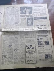 Hürriyet Gazetesi - 17 Temmuz 1969 - Ay'ın Fethine 3 Gün Var - Tarihi Hareket Saati 15.32 - Satürn 5 Gürledi Apollo 11 Yolda - Astronotlar Kendilerini Atış Rampasına Götüren Araçta Fotoğraf - Aldrin Ve Collins Füzeye Giden Koridordan Geçerken Fotoğraf - Satürn 5 Alevler Saçarak Ay Yolculuğuna Çıkıyor - Muammer Kaylan Cape Kennedy'den Bildiriyor - Süleyman Demirel Çağımız Gökte Asılı Duran Ay'ı Keşfetme Çağıdır - Futbol Maçı Yüzünden Salvador Komşusu Honduras'ı İşgal Etti - İstanbul Ankara İzmir Radyosu Programı - Tarkan Korkunç Takip Yazan Ve Çizen Sezgin Burak - Fay Anadol Tahlilleri Arabalarını Alıyor - Türkiye İş Bankası - Celal Bayar Anlatıyor Başvekilim Adnan Menderes Yazı Dizisi - Müzeyyen Senar Ellibirinci Yaş Gününü Sahnede Kutladı Fotoğraf - Fenerbahçe'nin Gözü Hala Ender Konca'da - Artist Pele - Galatasaraylılar Ailece Pazar Günü Avrupa Seyahatine Çıkıyor - Beşiktaş Yeni Sezona Pazar Günü Giriyor - Ve Ay'da İlk Yemek Fotoğraf - Dedektif Nik'in Maceraları Çizgi Roman